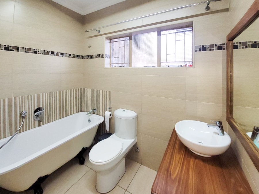 6 Bedroom Property for Sale in Baillie Park North West